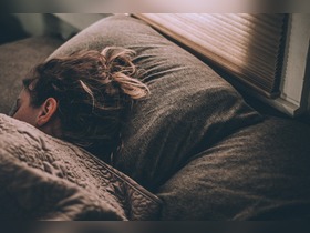 Bild von Tiefschlafphase » Schlafrechner & Tipps für gesunden Tiefschlaf